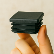 Comment choisir les bouchons plastique adaptés à vos besoins spécifiques : jardin, industrie, mobilier et autres secteurs